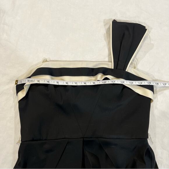 BCBGMaxAzria one Shoulder Mini Dress sz 4 Black and Cream - Picture 11 of 15